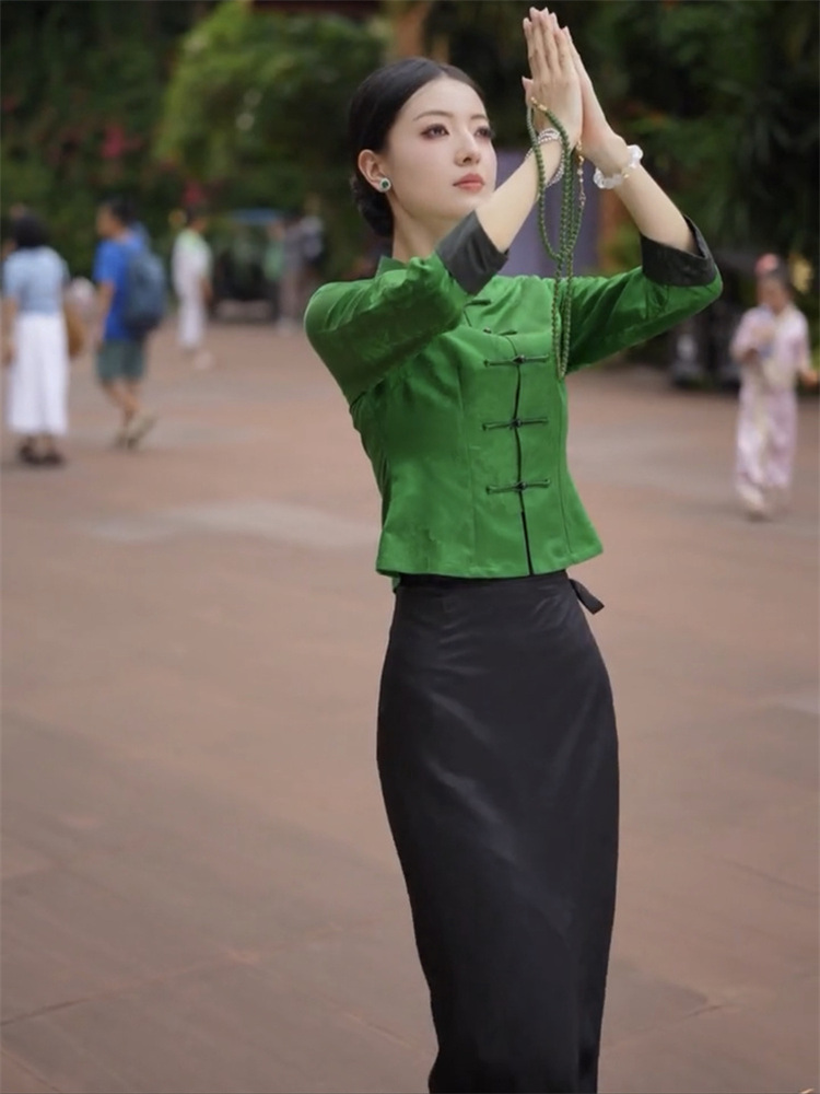 2025早秋网红新款新中式套装裙女国风复古重工盘扣显瘦上衣半身裙