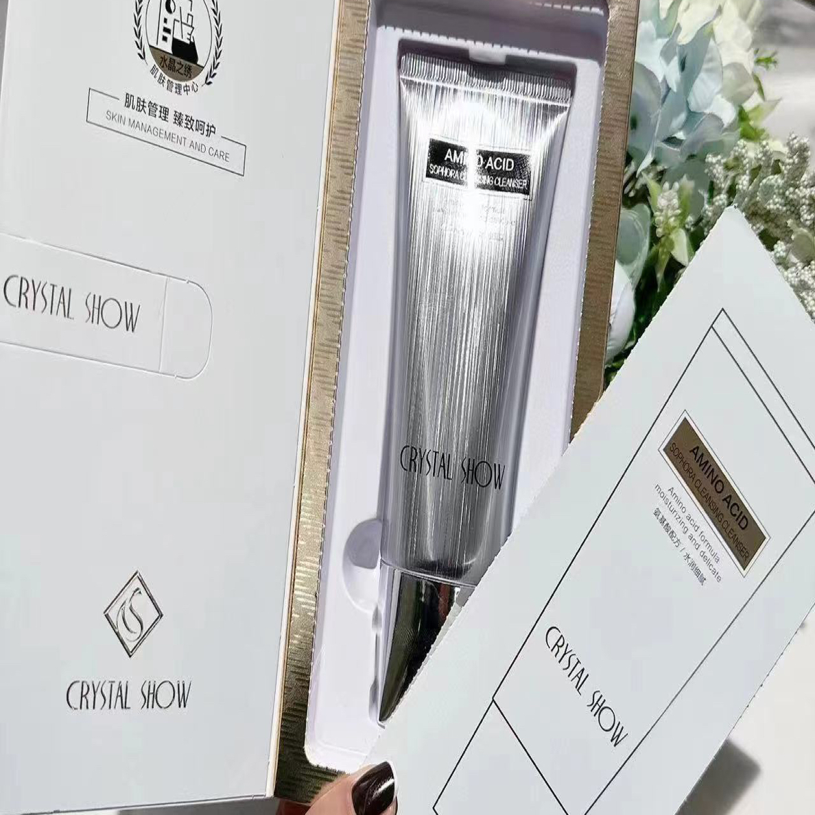 水晶之绣氨基酸苦参净澈洁面乳