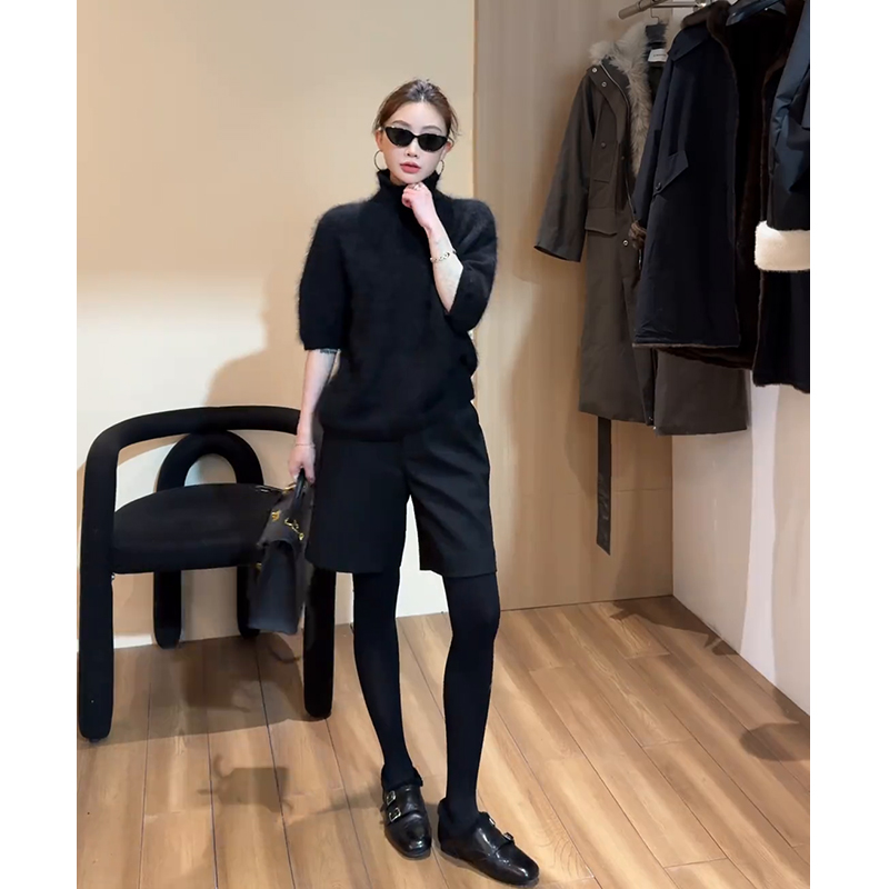 秋冬流行穿搭一整套女2026新款高领短袖针织衫百搭阔腿短裤两件套