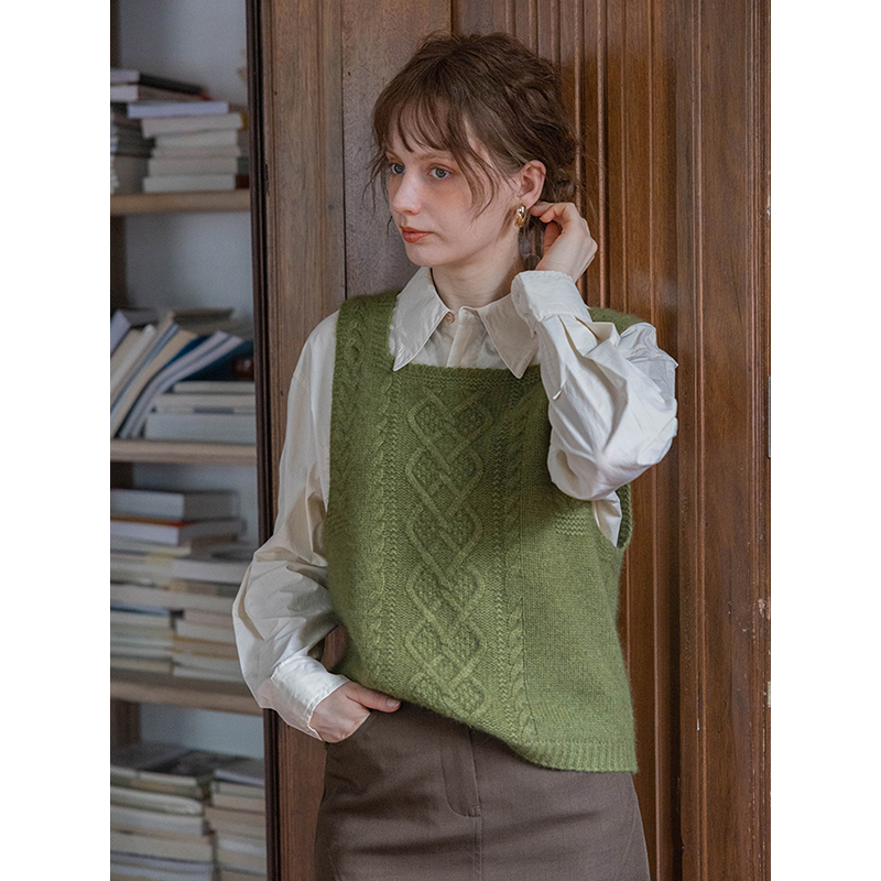 两面穿方领麻花针织毛衣马甲秋装上衣女气质宽松叠穿无袖背心外搭