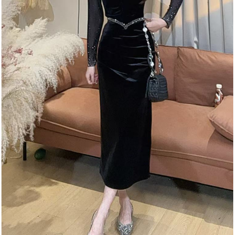 【美美专享】551635法式名媛纯欲风丝绒钻边包臀半身裙女