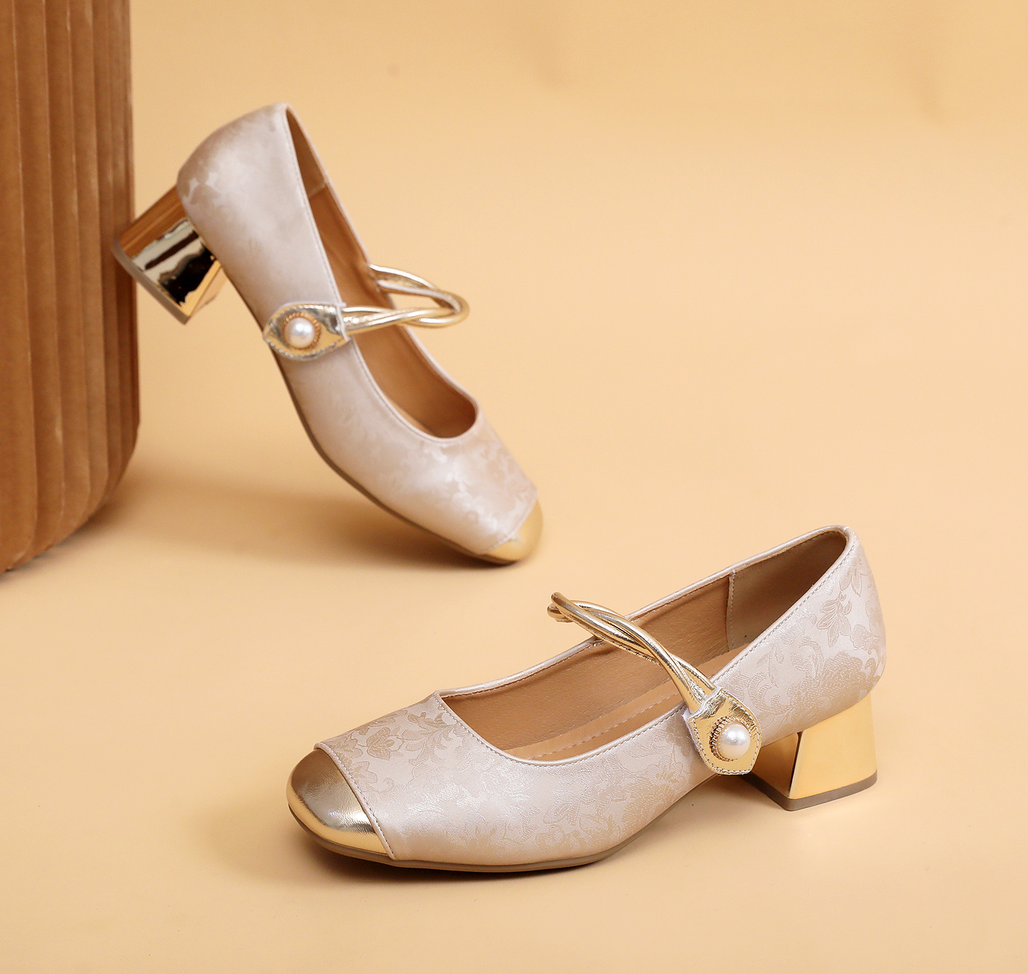 【品牌力荐】粗跟单鞋女2025年夏秋时尚百搭小皮鞋软皮软底时装鞋