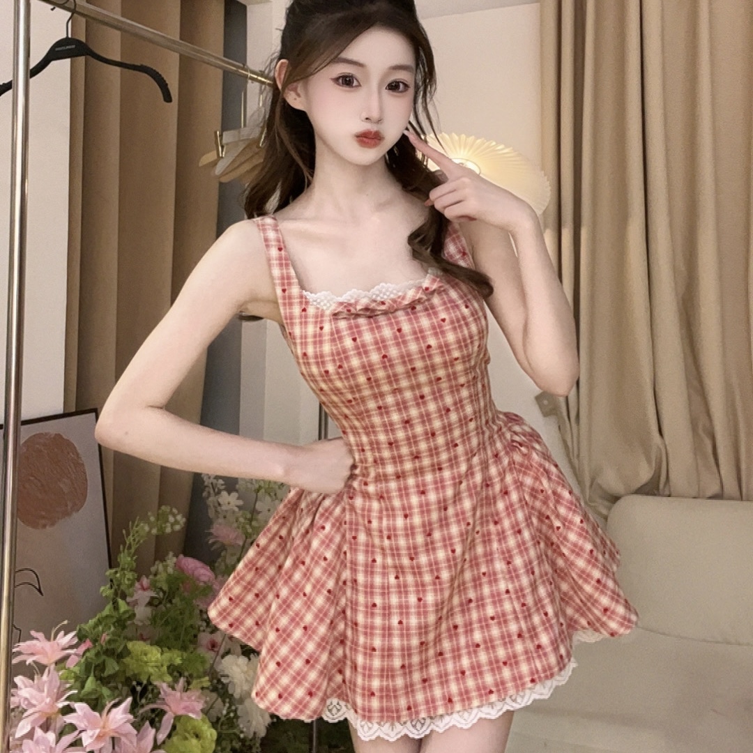 【草莓日记】夏季新款甜系法式红色格子蝴蝶结蕾丝吊带女款连衣裙