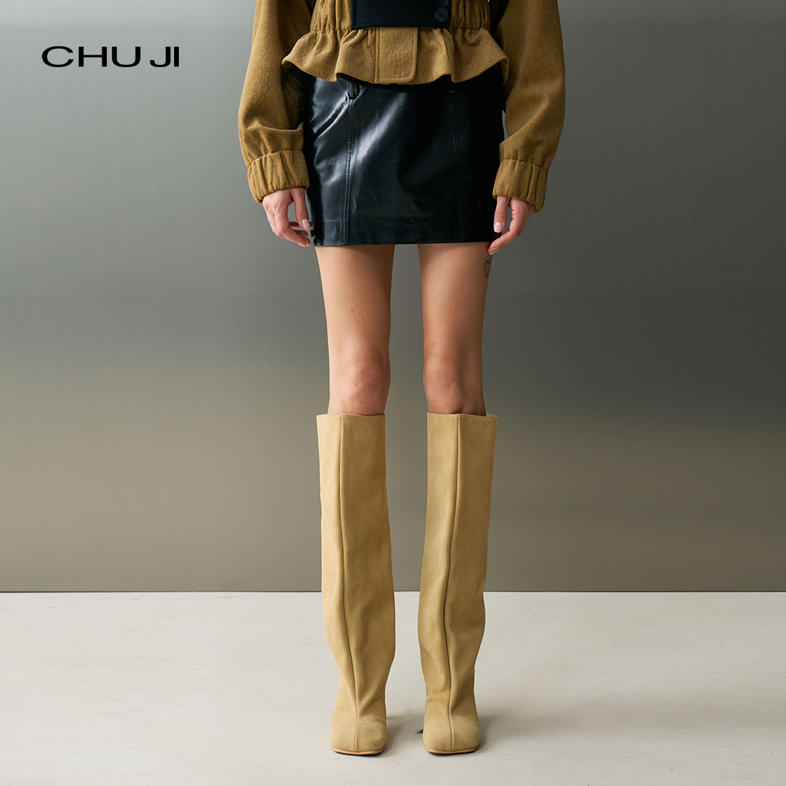 Chuji出迹 中腰环保皮短裙 复古皮革感 气质包臀裙半身裙E2M2656L