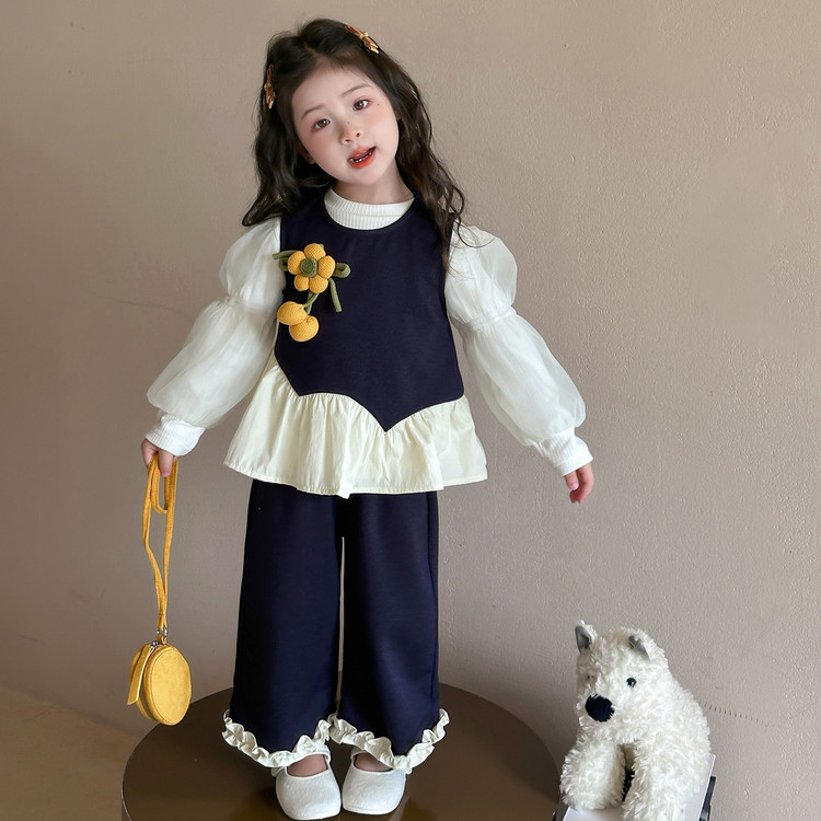 女童秋装套装2025新款儿童超好看小童秋季宝宝马甲打底衫三件套潮