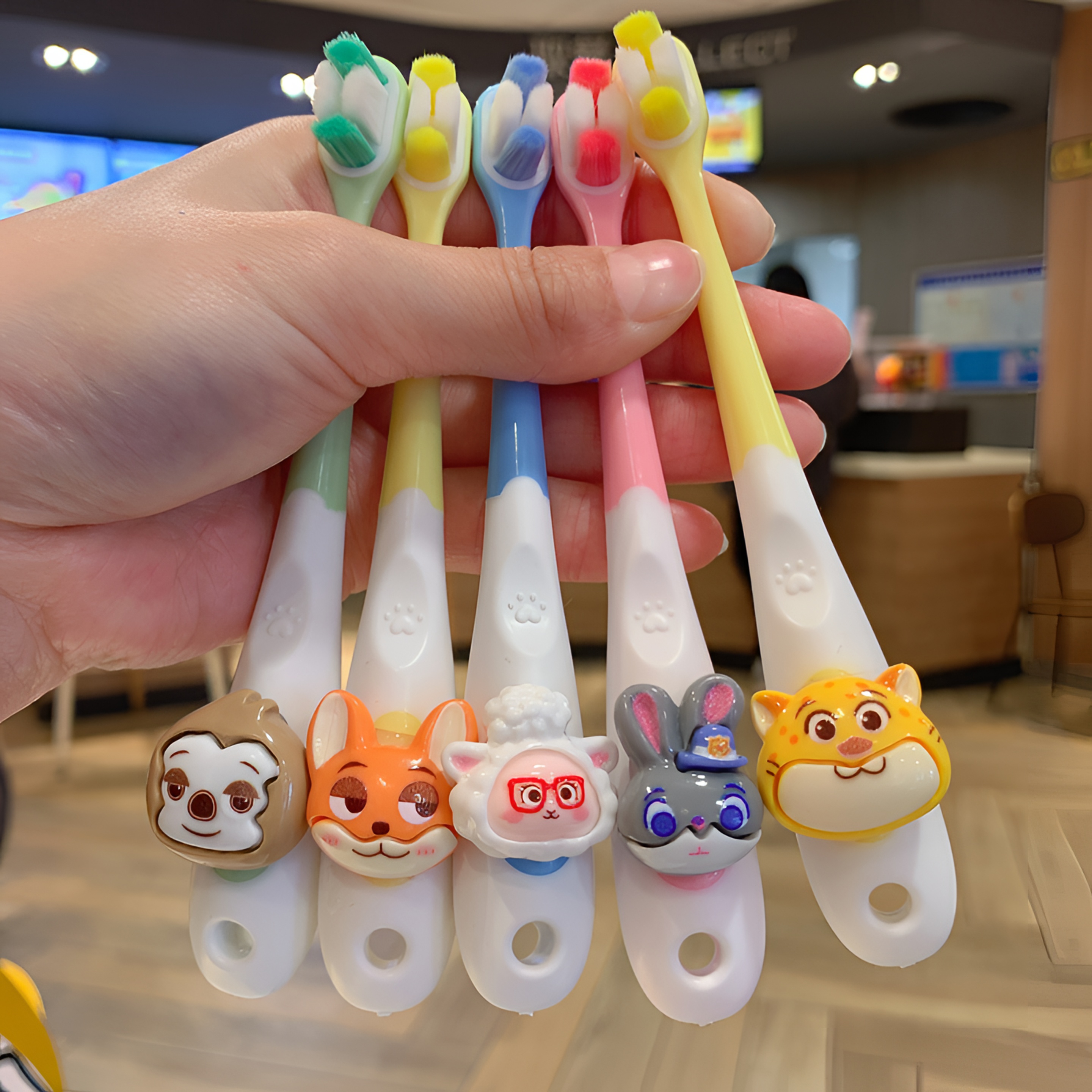 儿童高密软毛牙刷卡通疯狂动物城2-10岁男女孩宝宝护龈深层清洁