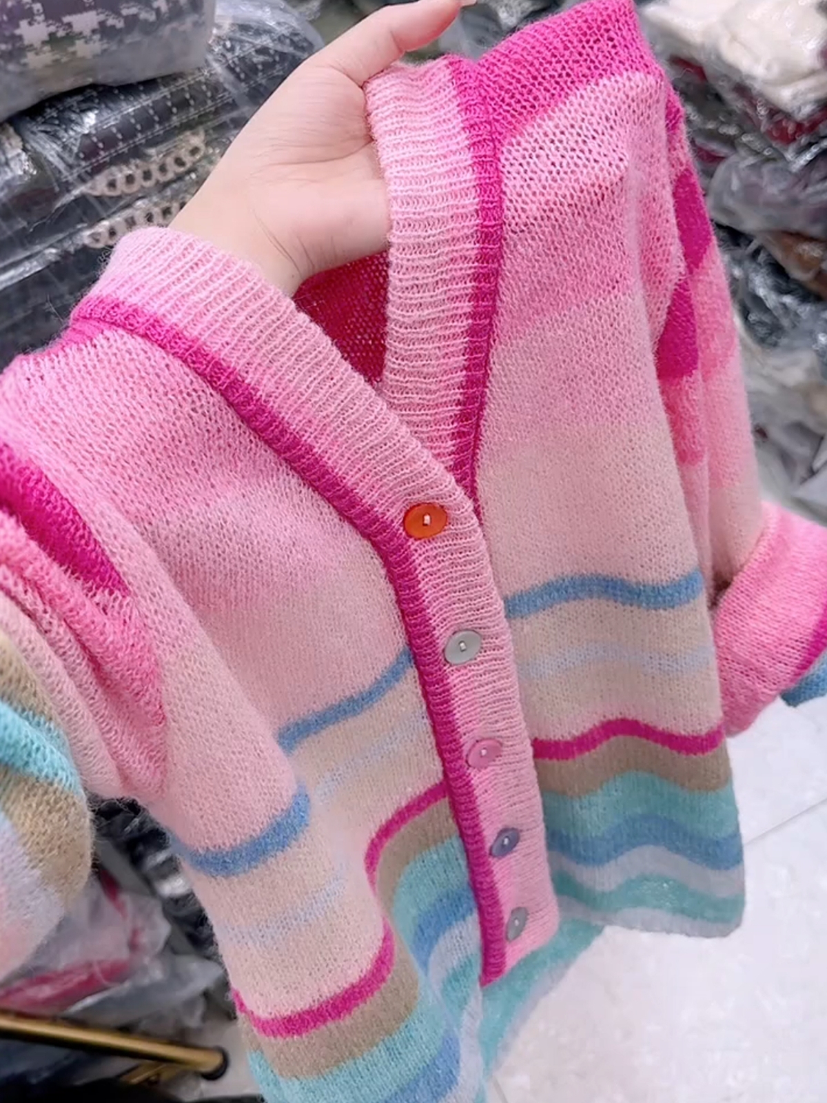 欧货重工V领粉色针织开衫女小个子时尚洋气减龄别致独特休闲毛衣