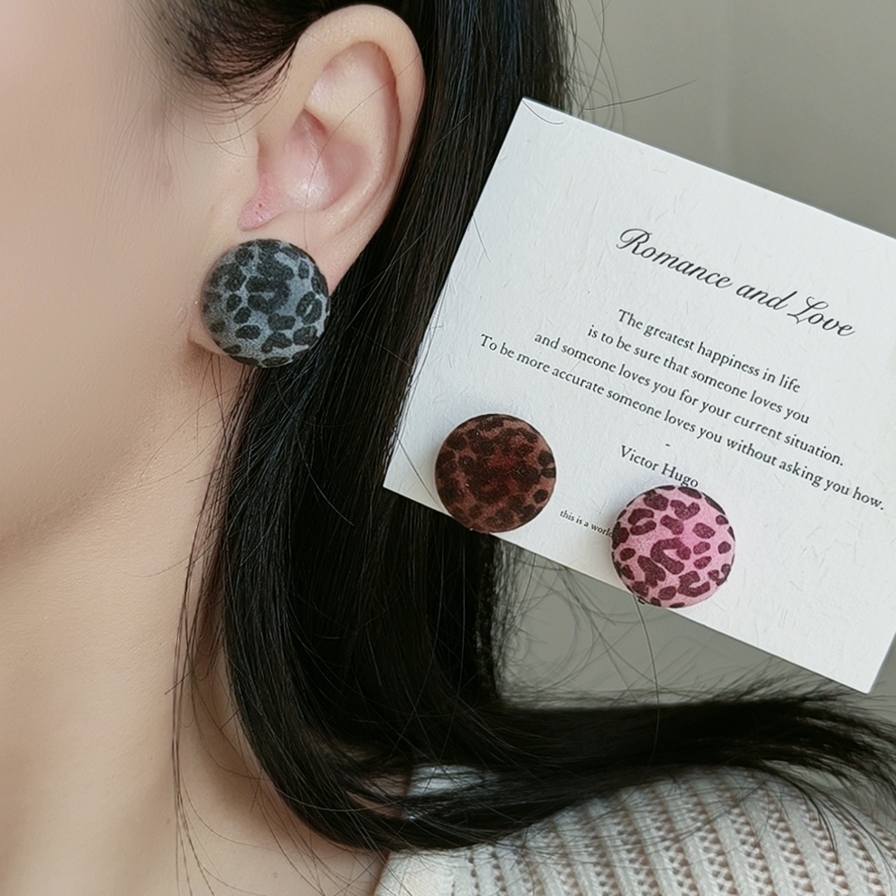 铜合金耳饰 无耳洞秋冬复古高级感植绒豹纹半圆球耳夹耳钉耳环女