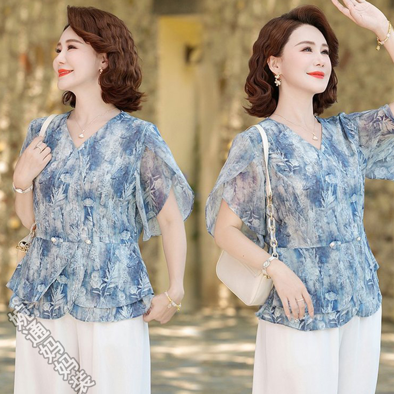 时尚妈妈夏装短袖T恤上衣中老年女装夏季洋气减龄V领小衫新款套装