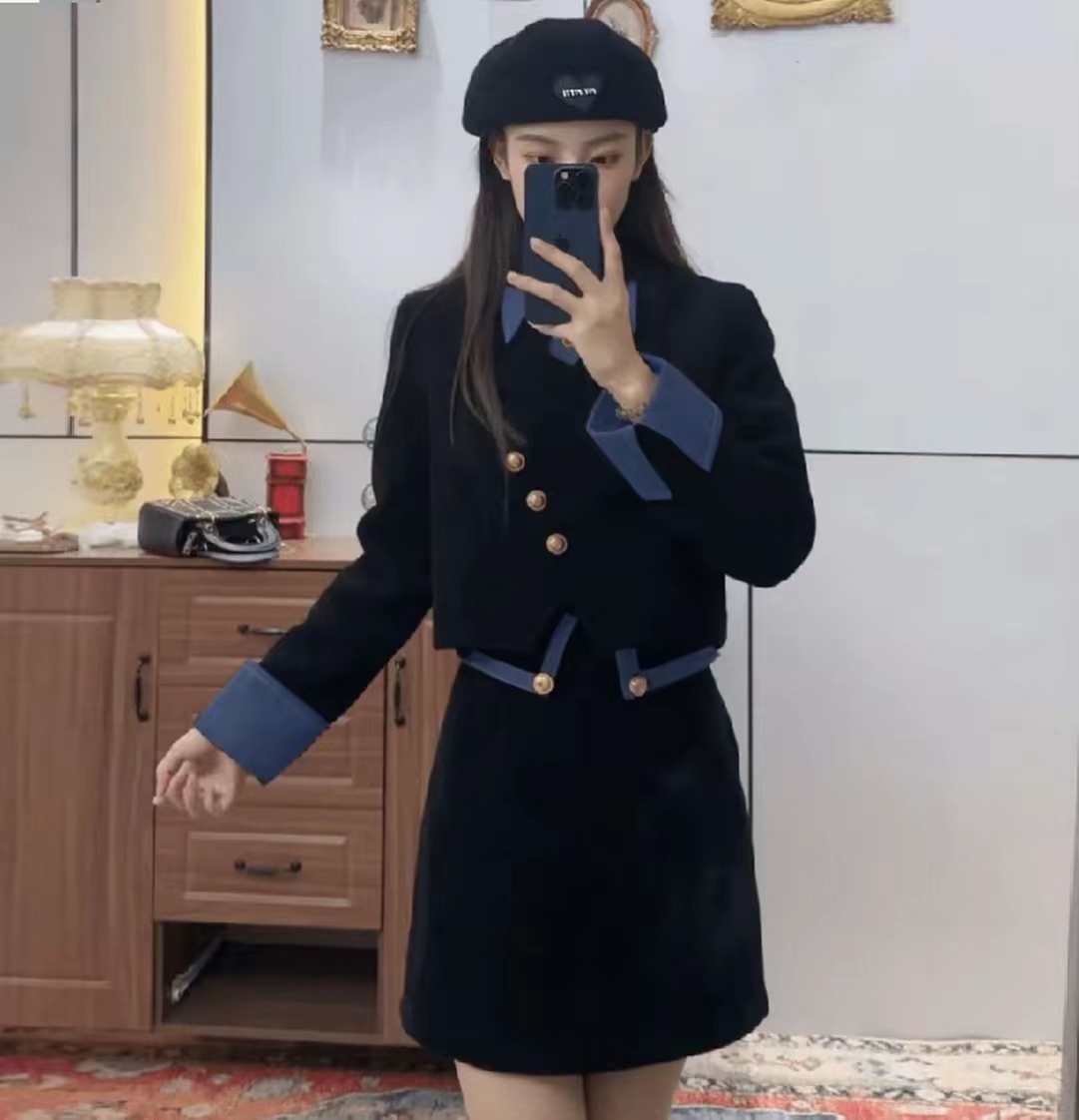 2025春秋新款赫本风显瘦气质设计感假两件上衣半身裙套装女