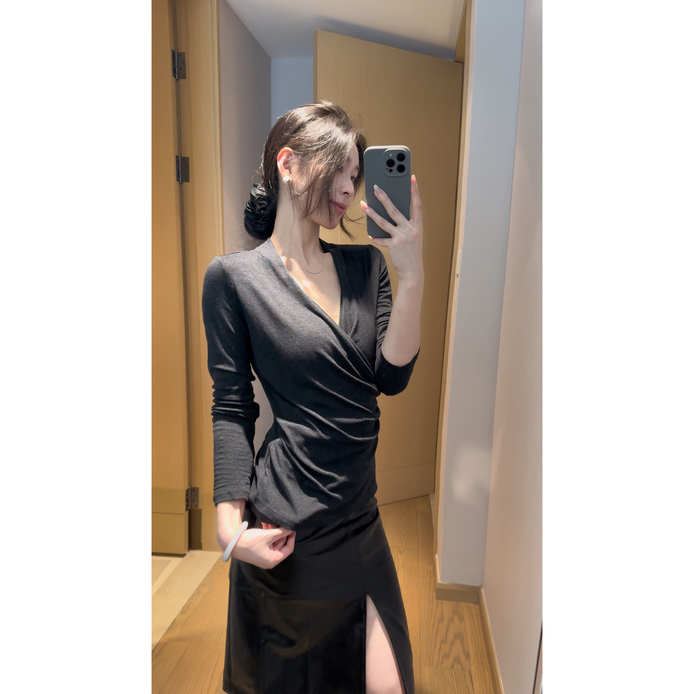 【静幅】天丝羊毛交叠荡领深v双层堆褶长袖上衣