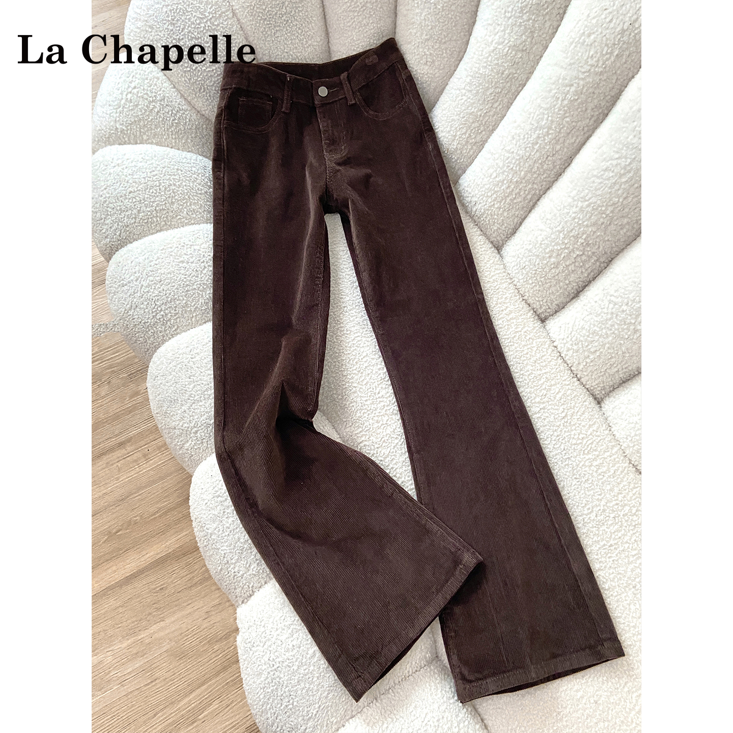 拉夏贝尔咖色垂感加绒微喇裤女冬季2025新款修身弹力马蹄喇叭裤子