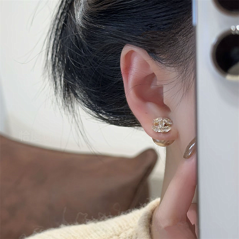 2025新款爆款香槟色字母珍珠耳钉多戴精致气质轻奢耳饰高级感耳环