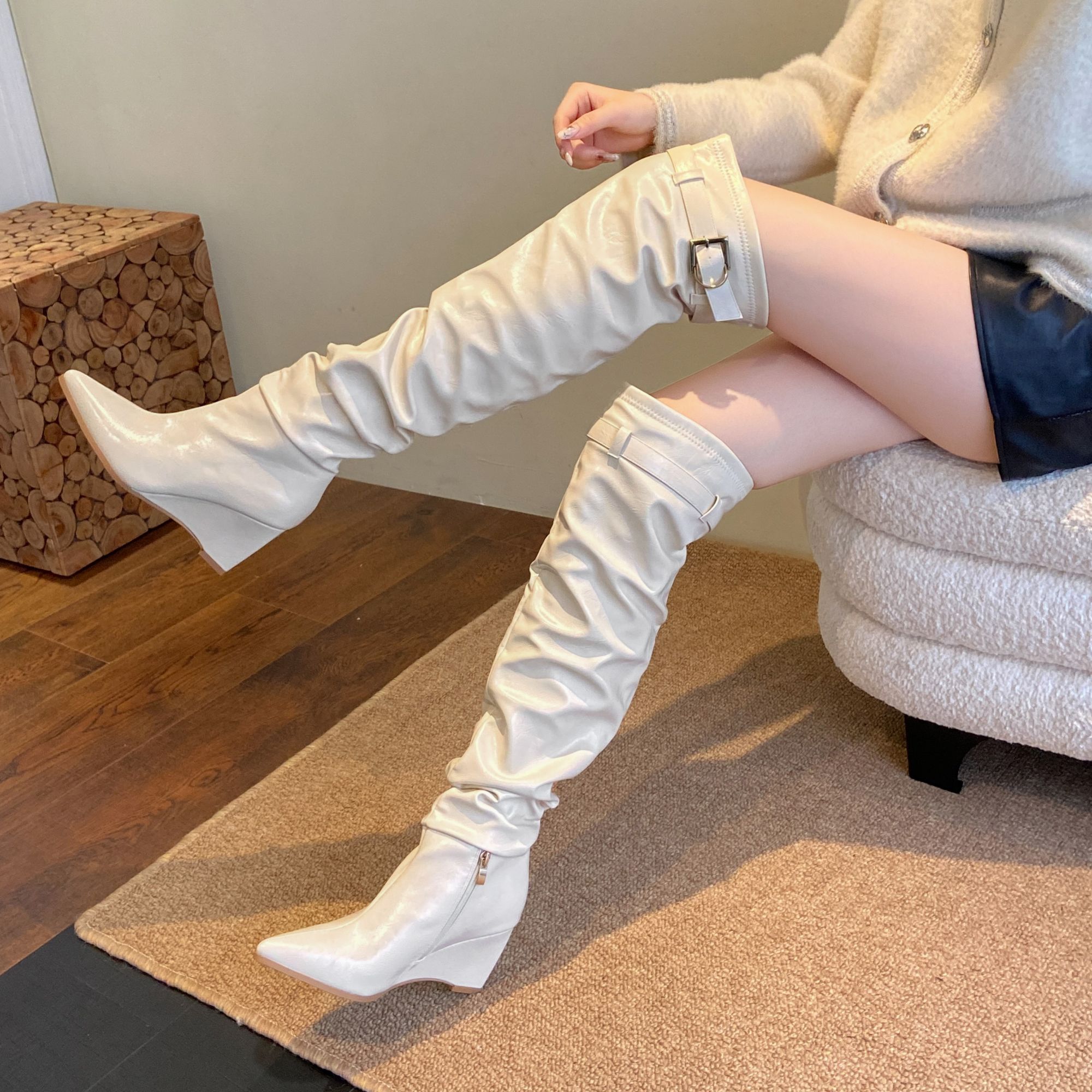 【7公分】2025秋冬新款气质尖头皮面皮带扣坡跟长筒堆堆过膝靴