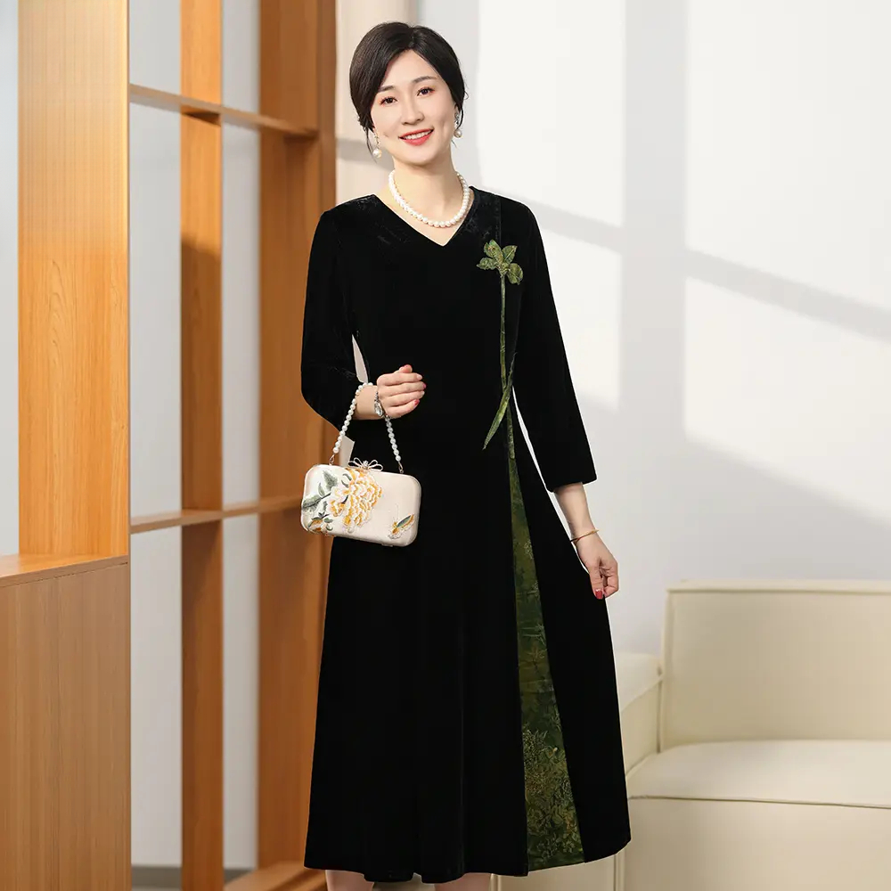 中老年女装高贵妈妈装中式复古拼接金丝绒秋季连衣裙宽松显瘦裙子