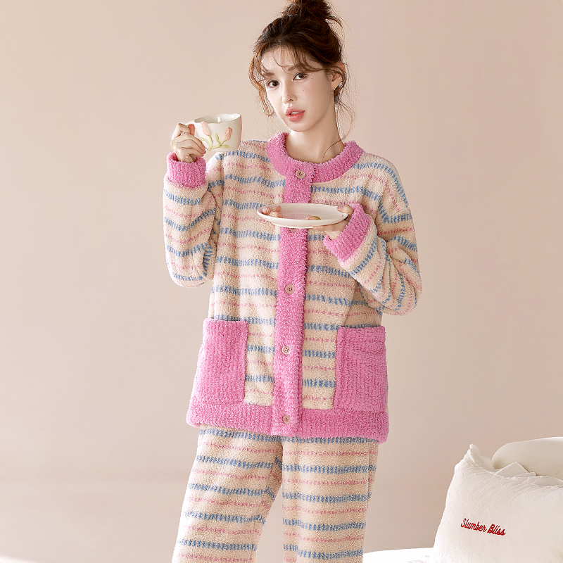 【莎粒绒系列】暖绒保暖可外穿韩版圆领法兰绒家居服套装女秋冬天