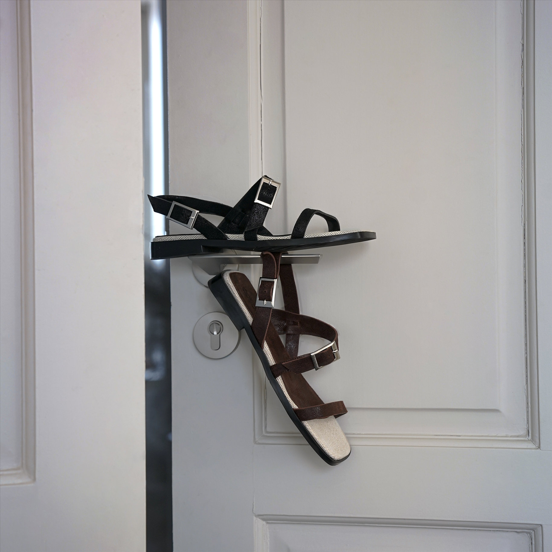 COVONTY「original」通儒硕学 不撞款罗马凉鞋女夏一字带沙滩鞋