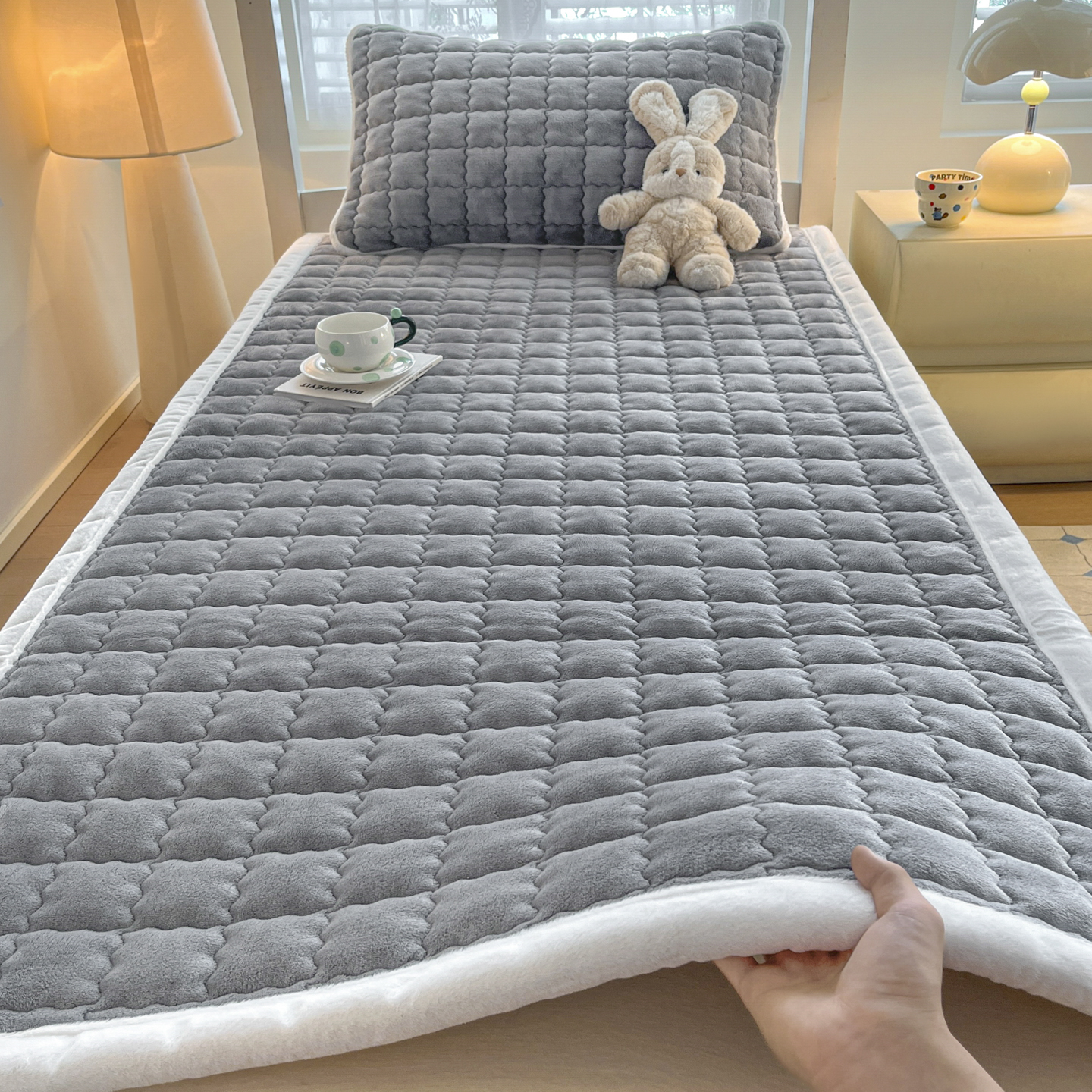 牛奶绒床垫冬天软垫家用加厚垫被褥子宿舍学生单人保暖毛毯床褥垫