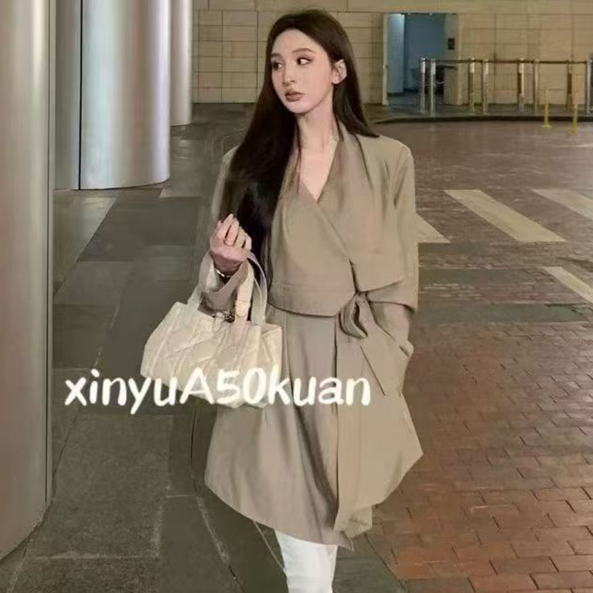 短款风衣显瘦气质时尚