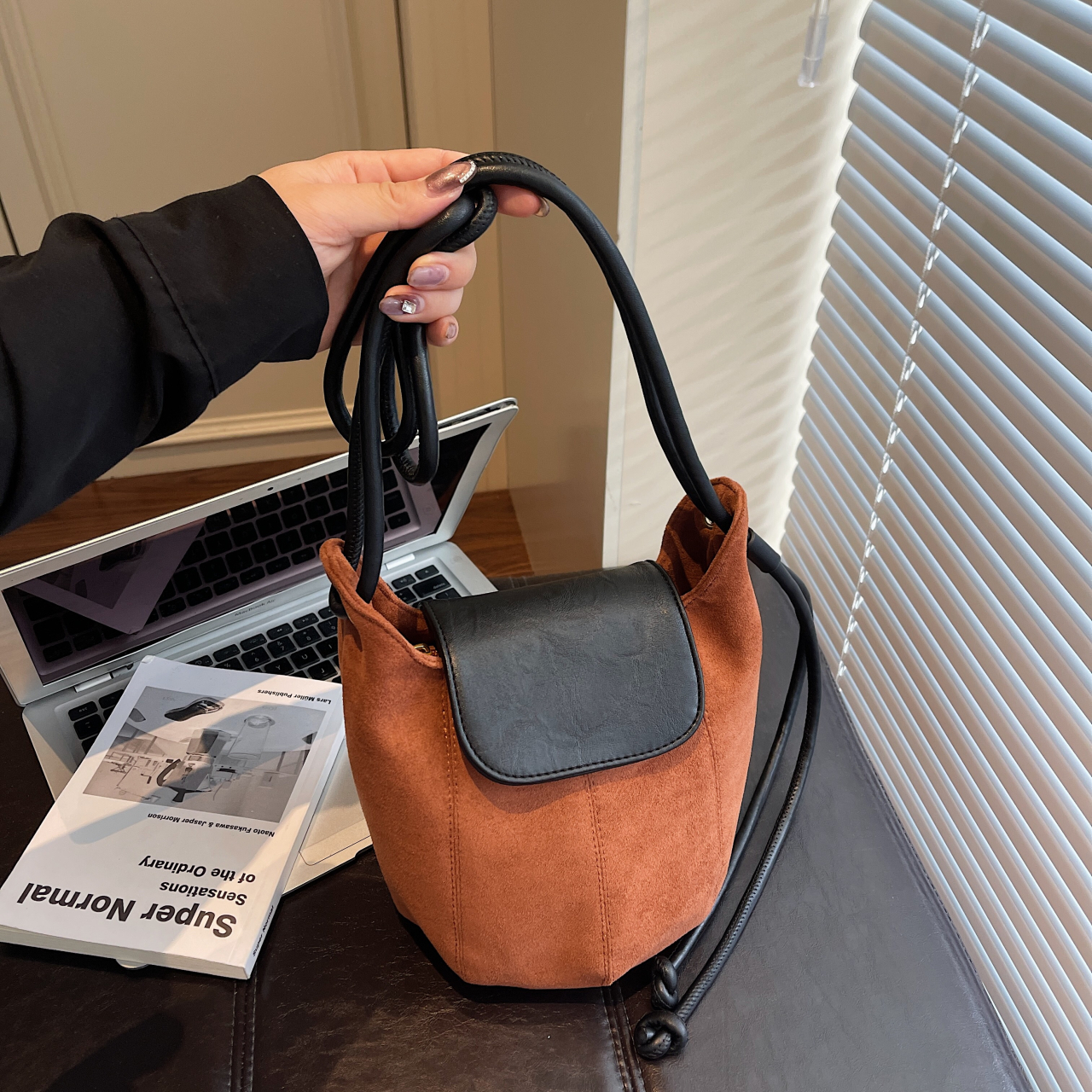 韩版高质感豹纹麂皮绒南瓜包小众设计水桶包斜挎包洋气