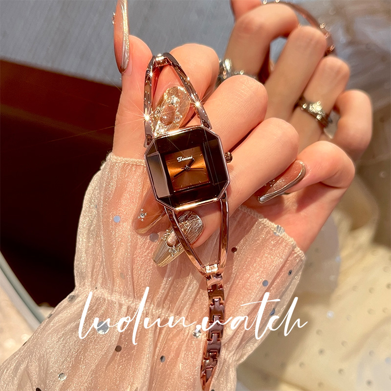 【萝伦】直播爆款时尚女士方形镂空手链手表防水女表石英腕表77174