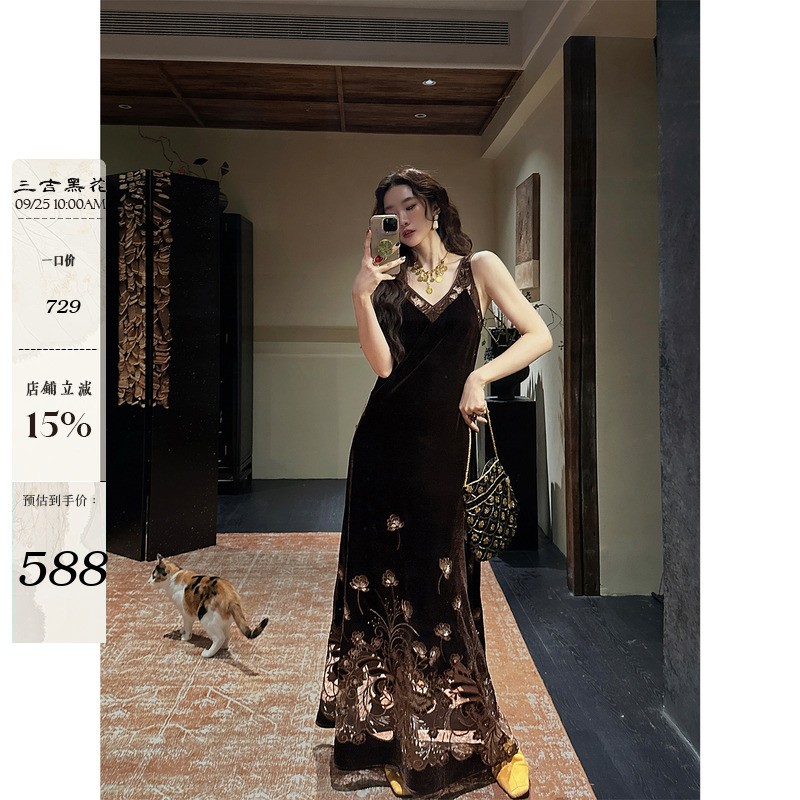 三吉黑花【花本汐】国风新中式蕾丝绒巨好看早秋连衣裙子背心长裙