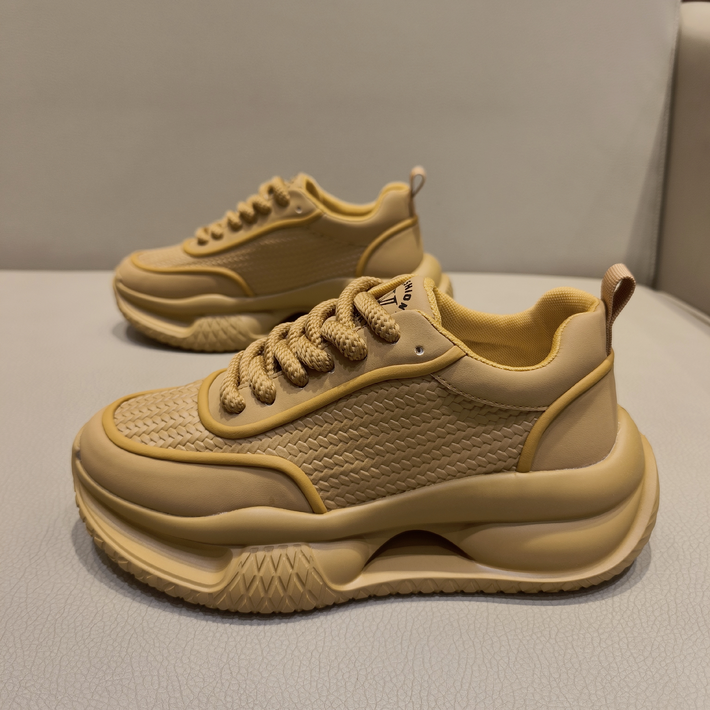 男士秋季系带休闲风纯色时尚休闲鞋韩式厚底透气老爹鞋百搭潮鞋