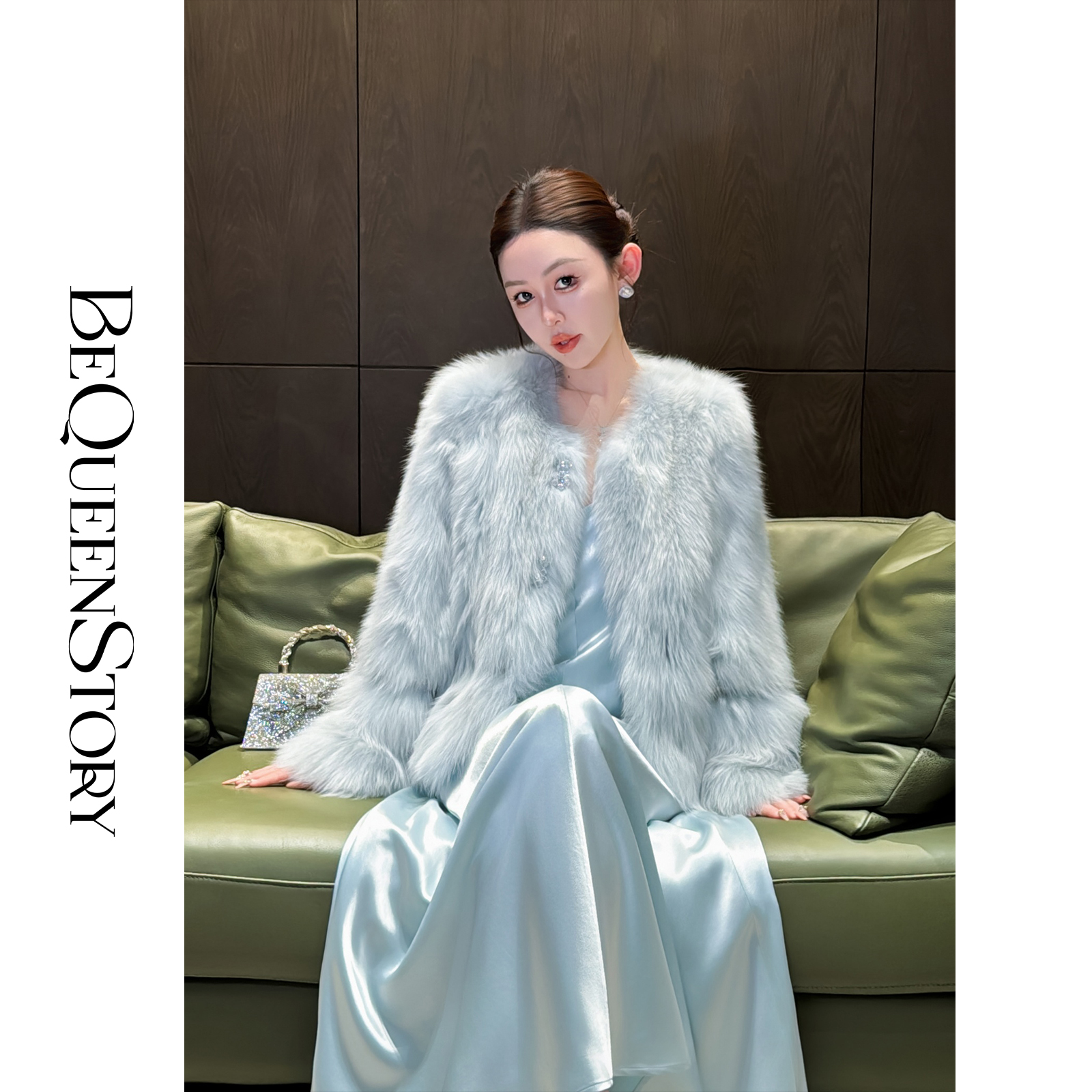 余潇潇【暮光幻境】芬兰白狐狸毛高级感染色拼接重工织带圆领外套