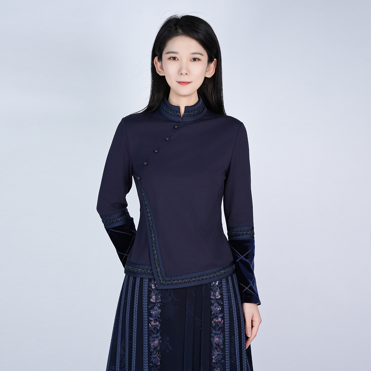 浒城古娘中式国风立领精致刺绣休闲长袖椿屿罗马上衣HCSS050957