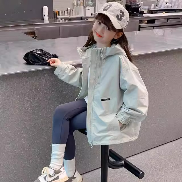 女童外套连帽冲锋衣春秋款2025新款儿童春装衣服洋气童装女孩上衣