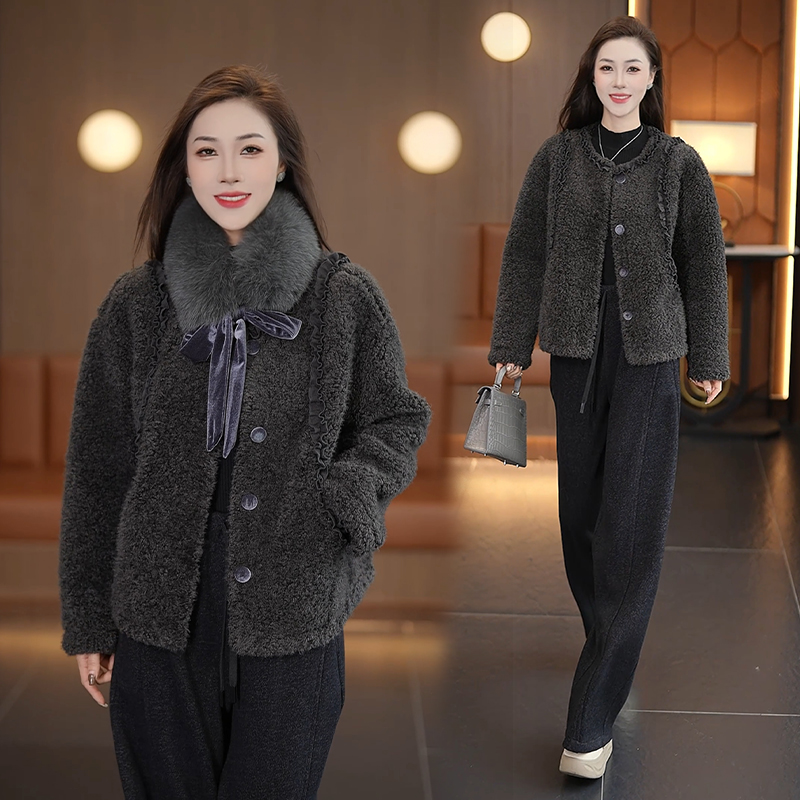 2025冬季新款时尚短款外套女保暖显瘦小香风气质高级感加厚上衣