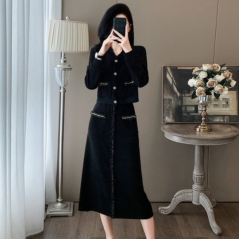 大方得体小香风时尚套装女秋季高级感气质V领小外套半身裙两件套