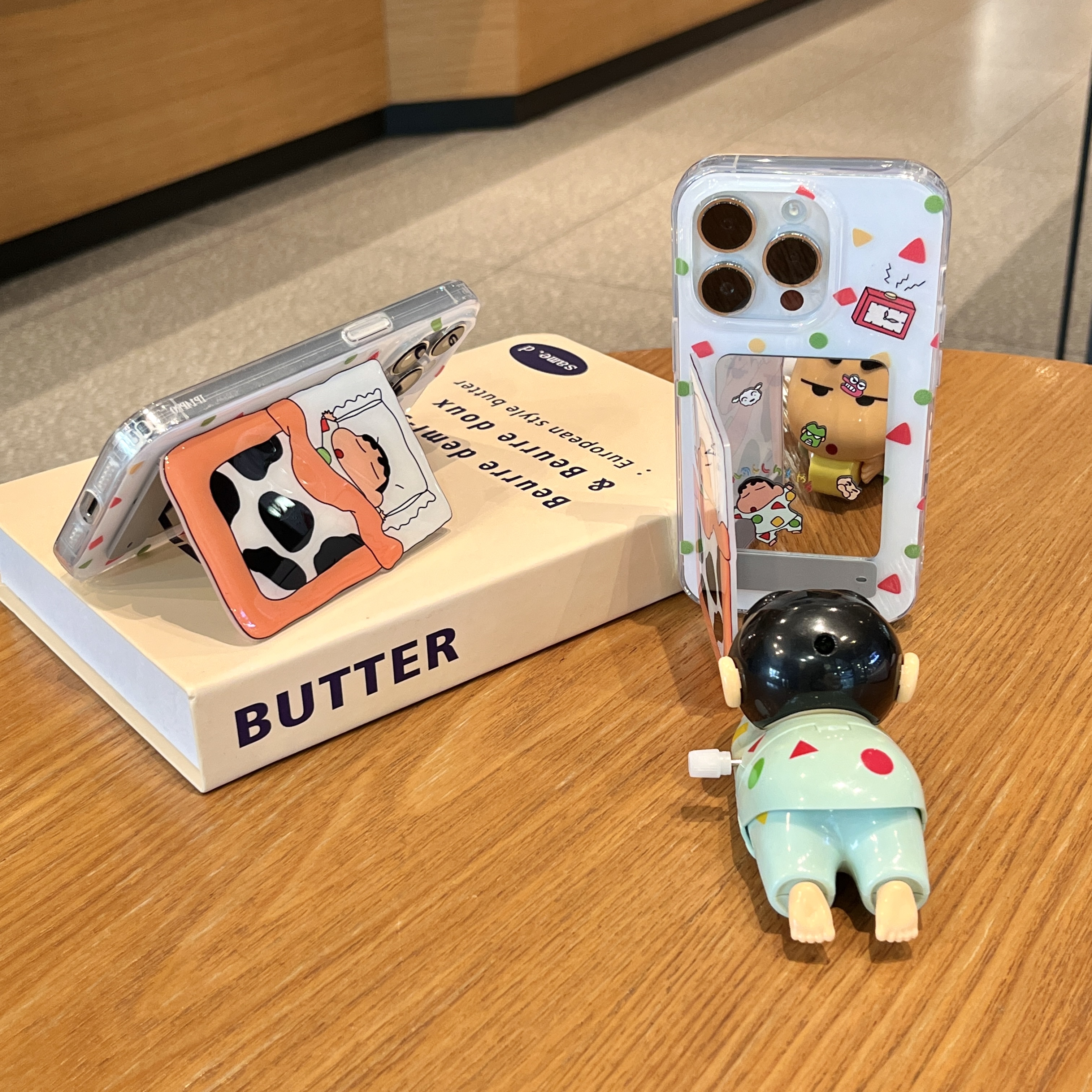 雅天立睡觉小新镜面支架适用苹果16手机壳13套华为vivo小米15oppo