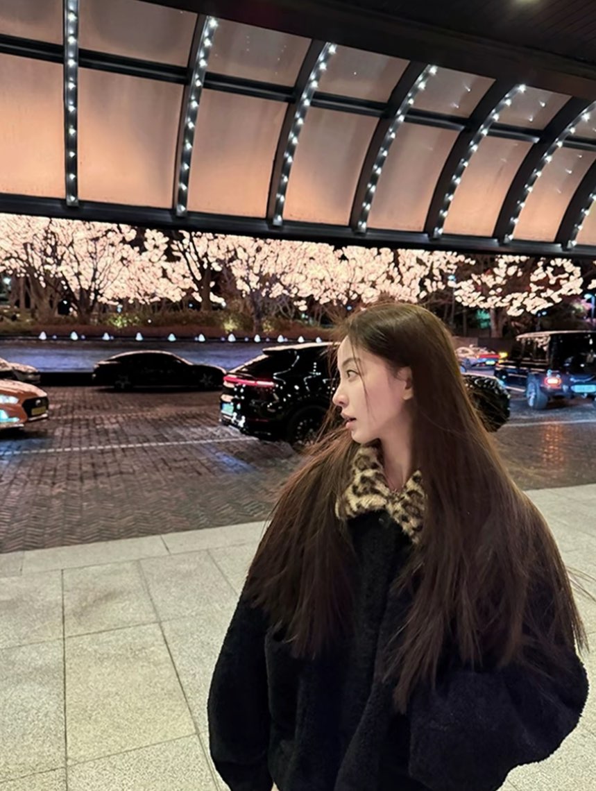 女士网红款外套百搭简约休闲秋冬女外套毛绒气质短外套加厚冬季