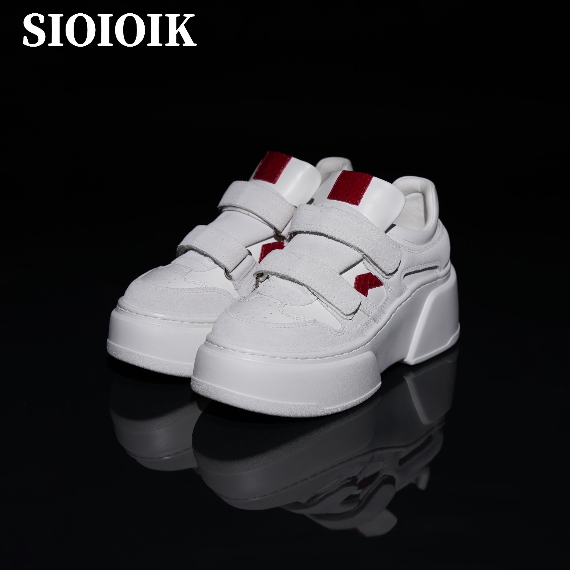 SIOIOIK/素卡2025早秋新款都市游牧风厚底圆头松糕鞋跟高8.5公分