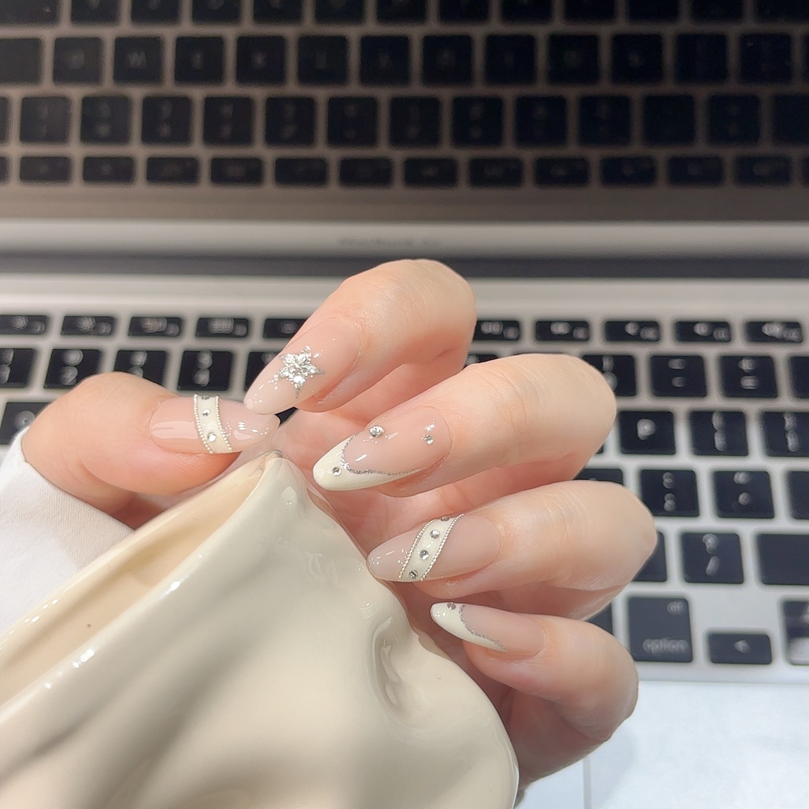 【月落星辰】裸色不规则线条法式锆石拼钻显白高级纯手工穿戴甲