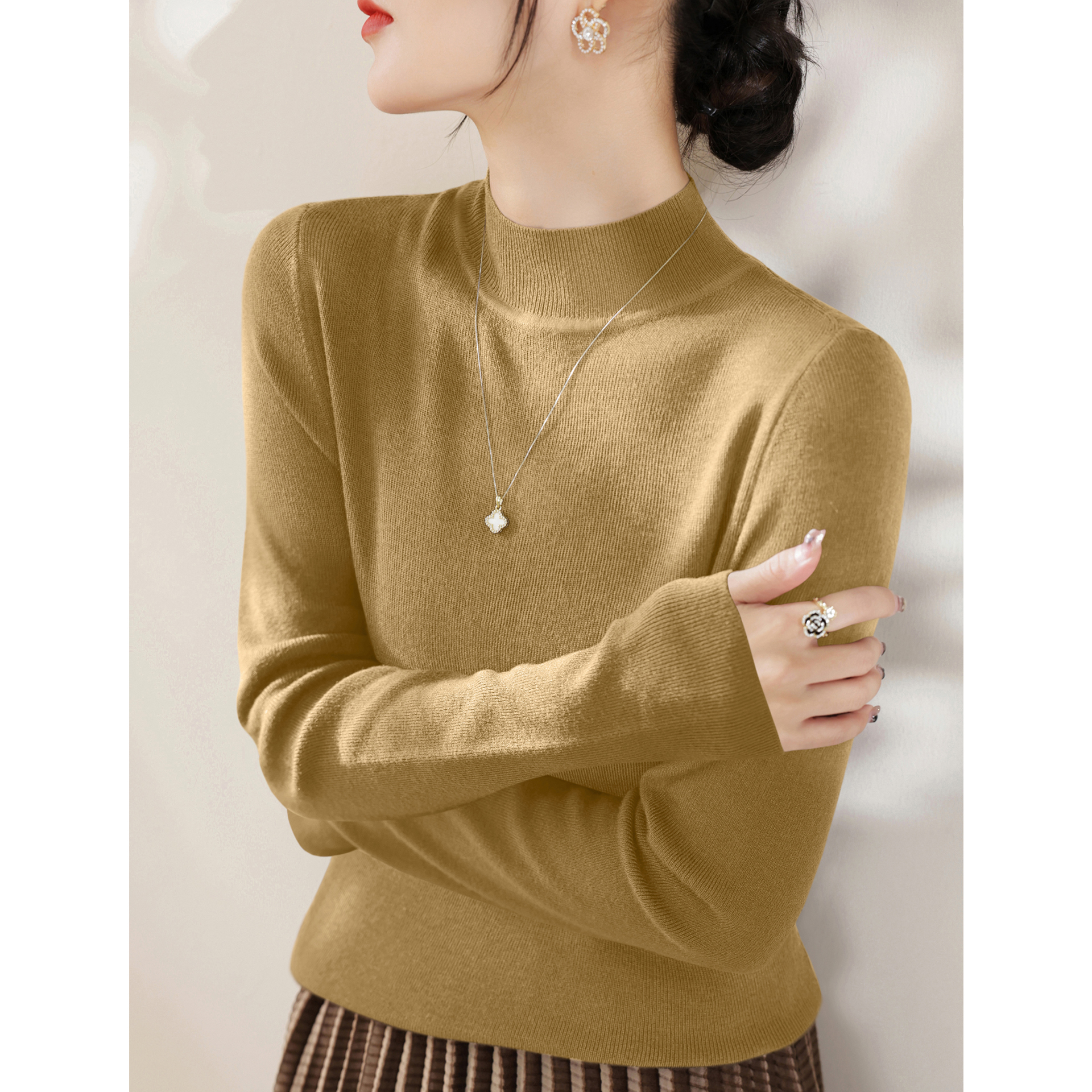 2025年洋气新款简约修身气质打底衫显瘦秋冬季半高领长袖女装针织