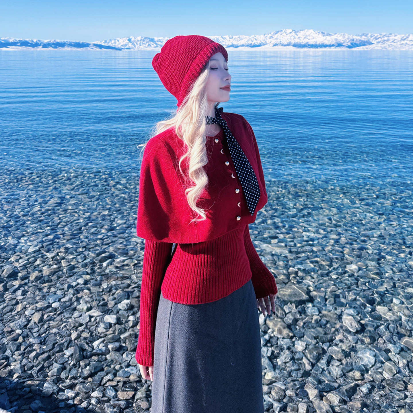 新年穿搭红色毛衣女冬季新款斗篷披肩两件套法式上衣长袖针织衫潮