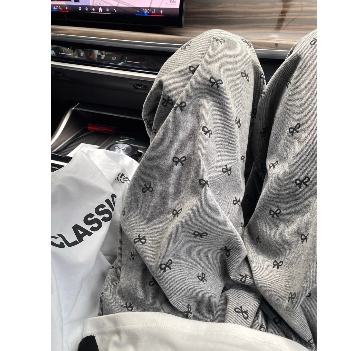 慵懒感糯米直筒裤女秋季新款胖mm高腰显瘦梨形身材垂感阔腿休闲裤