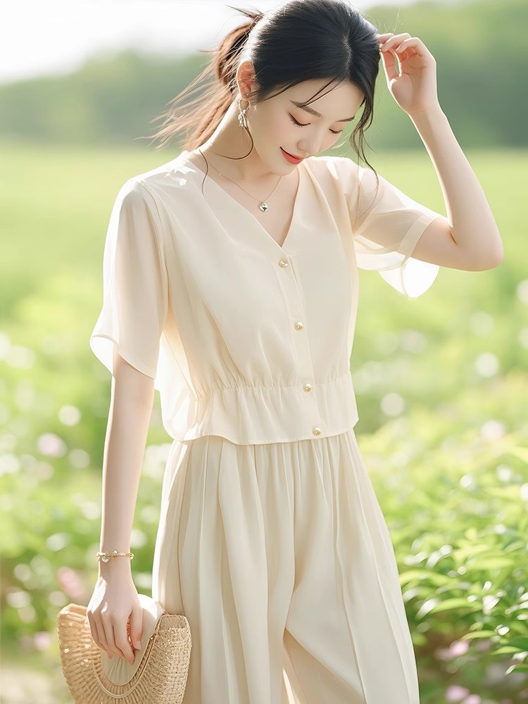 夏季韩版减龄漂亮洋气小衫短款气质高级感独特别致短袖新款衬衫女