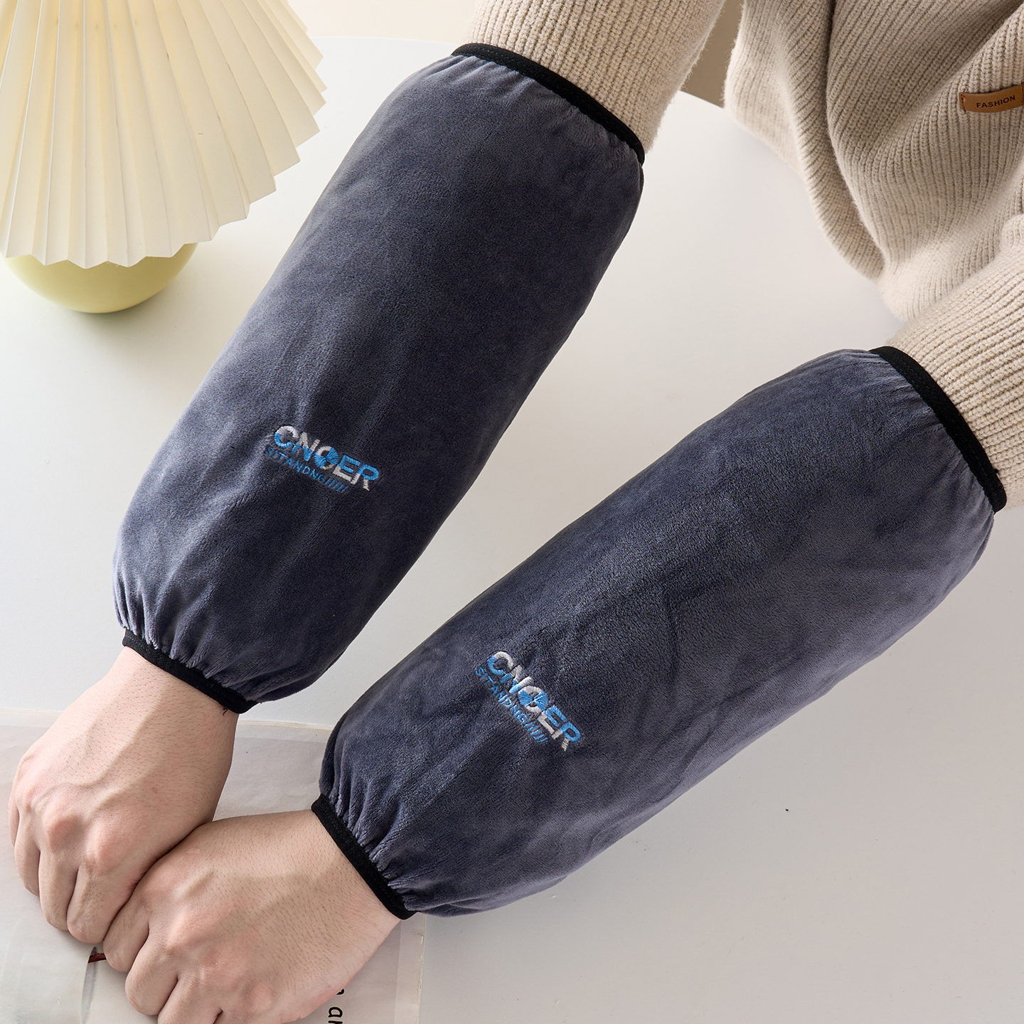 男士秋冬袖套上班工作防脏防污羽绒服护衣套袖女办公室新款加长款