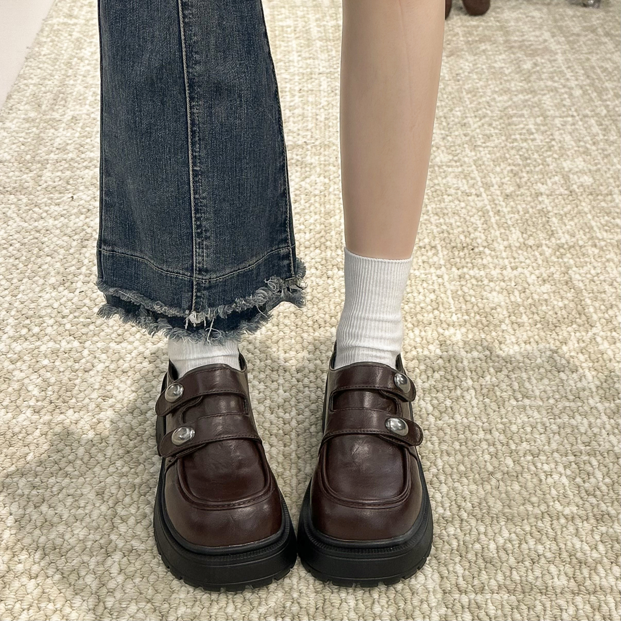 黑色厚底增高小皮鞋女2025秋冬新款英伦风百搭乐福鞋魔术贴jk单鞋