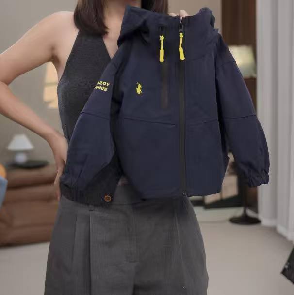 男女童韩版冲锋衣外套春秋冬季新款儿童宝宝洋气连帽夹克风衣上衣