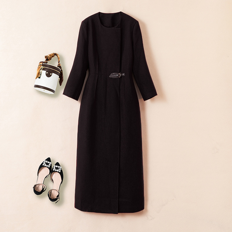 大码女装连衣裙2024春装新款时尚胖mm轻奢显瘦气质修身压褶中长款