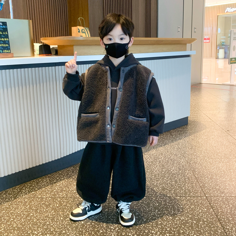 儿童加绒套装2025新款冬季男童马甲休闲卫衣小男孩保暖加厚三件套