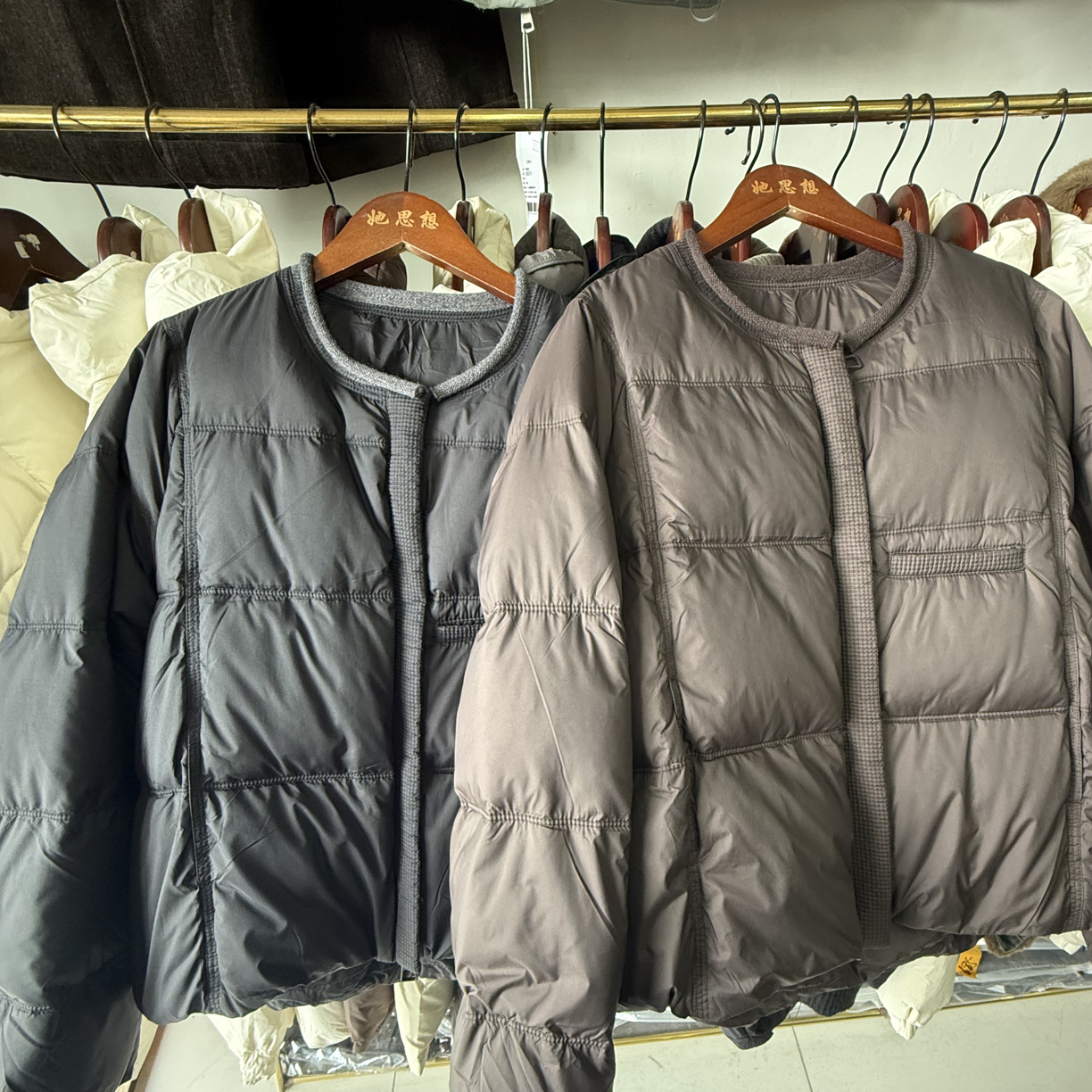 冬季韩版新款圆领短款百搭保暖白鸭绒羽绒服女宽松版