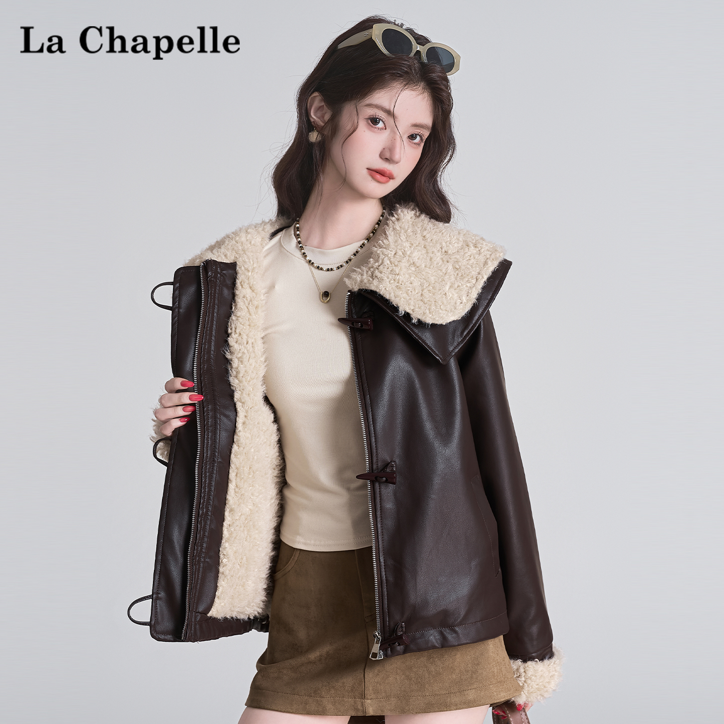 拉夏贝尔羊羔毛翻领加绒皮毛一体皮衣外套女冬季加厚保暖棉服潮