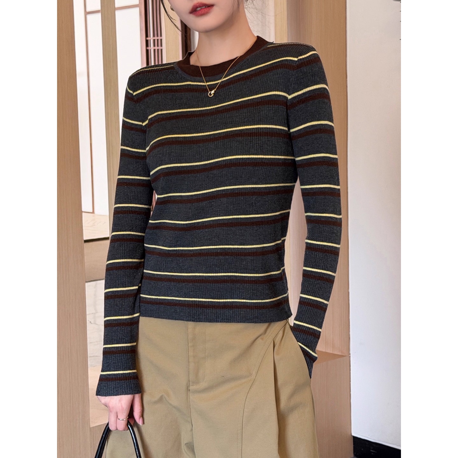 条纹针织内搭冬装打底衫2025新款女撞色复古圆领气质长袖修身上衣