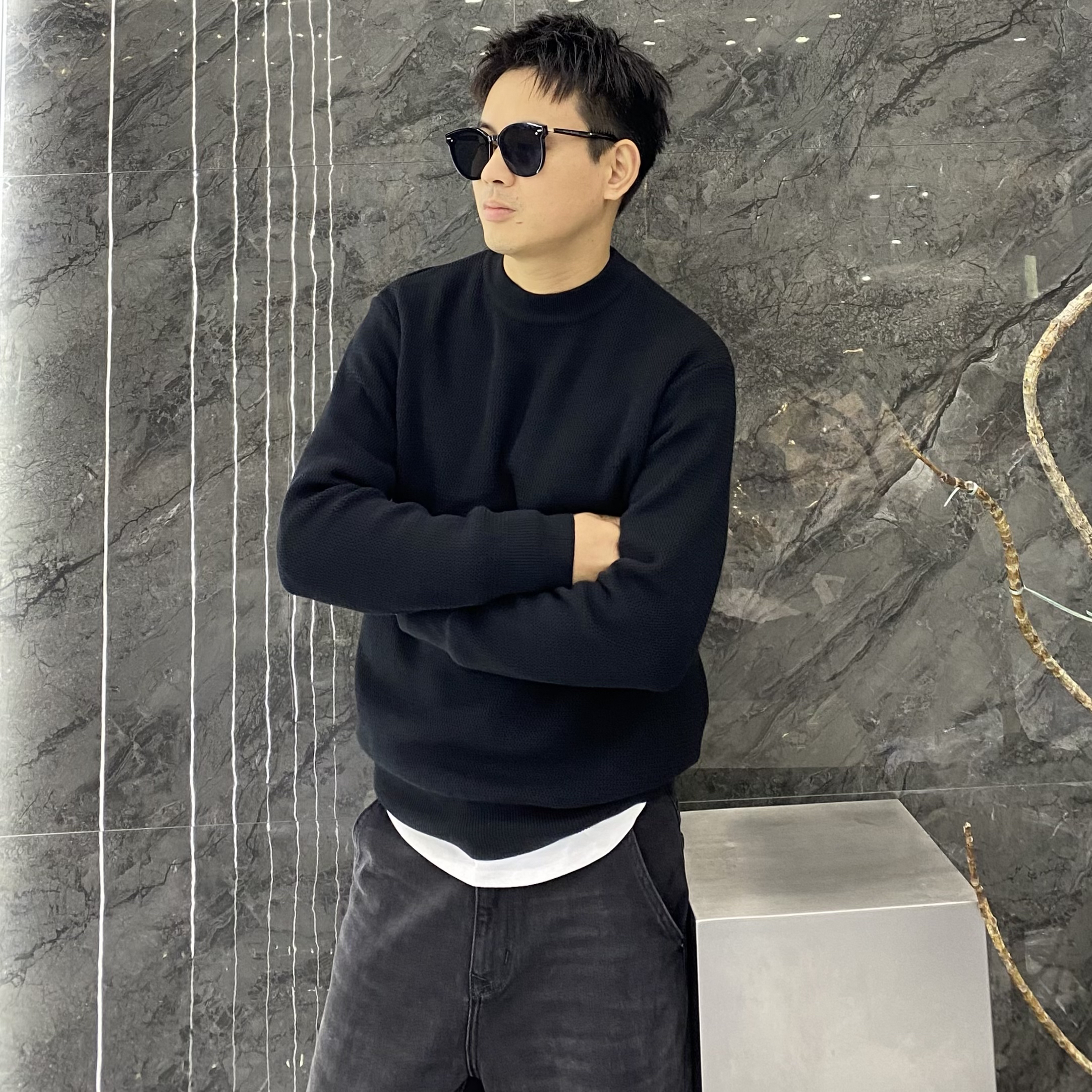 秋冬简约纹理感纯色修身圆领针织衫毛衣保暖百搭痞帅内搭打底衫男