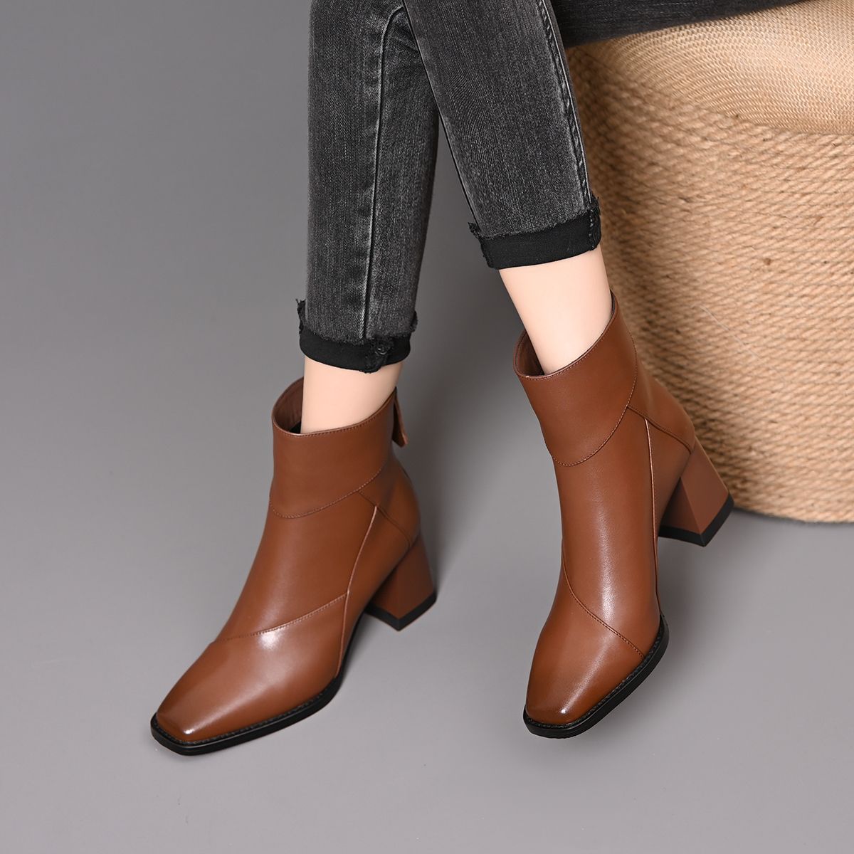 粗跟短靴女2025新款高跟冬季加绒皮靴棕色瘦瘦靴英伦风复古马丁靴